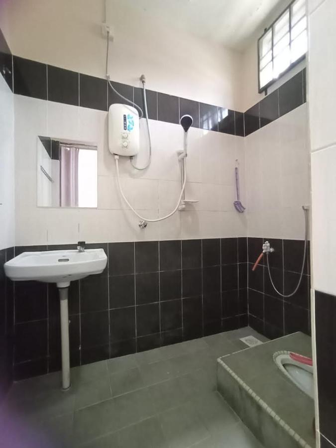 Seaview Promenade Homestay Дунгун Екстериор снимка