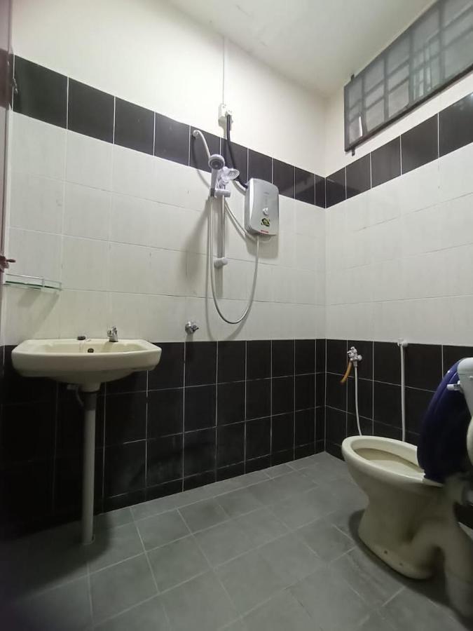 Seaview Promenade Homestay Дунгун Екстериор снимка